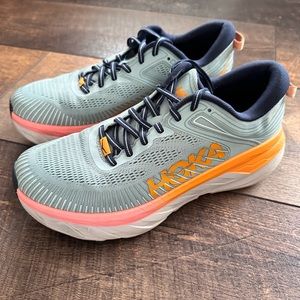 HOKA Bondi 7 women’s sneakers
